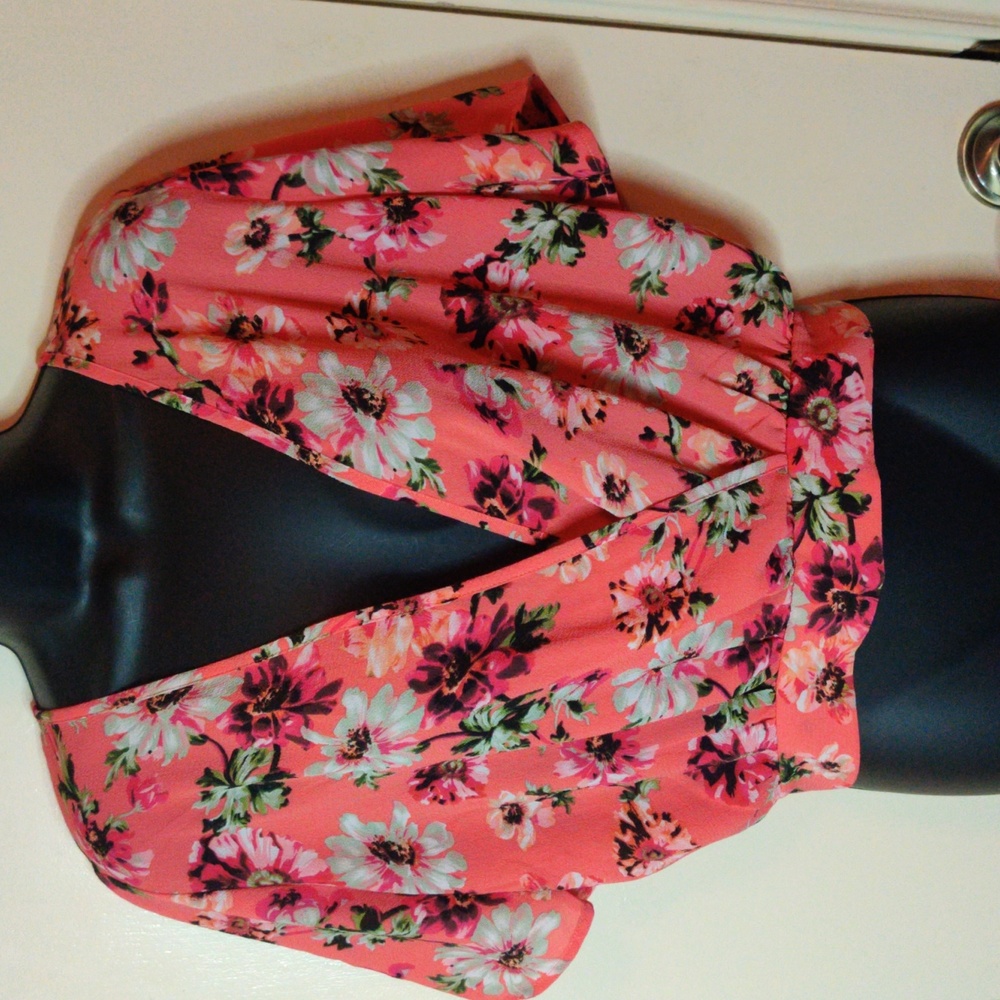 Como Vintage Faux Wrap Open Back Coral with Pink White Flowers Feminine Vacation